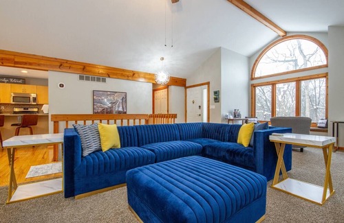 The Galena Territory House | Modern spacious 4 bedroom retreat with 3 en-suites and all year round hot tub