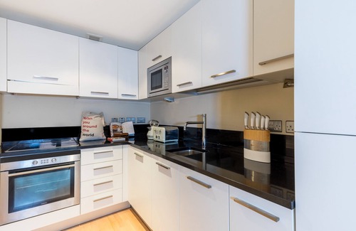 Queenhithe Apartment | Modern & Spacious One Bed Serviced Apartment near Blackfriars