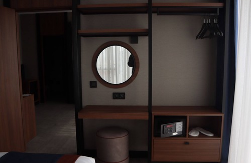 Serifali Mahallesi Bed & Breakfast | Modern, spacious suites. Close to the airport and central areas.