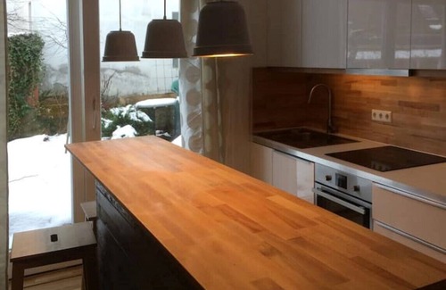 Cortendorf Apartment | Modern studio apartment close to the town, forest and Veste Coburg