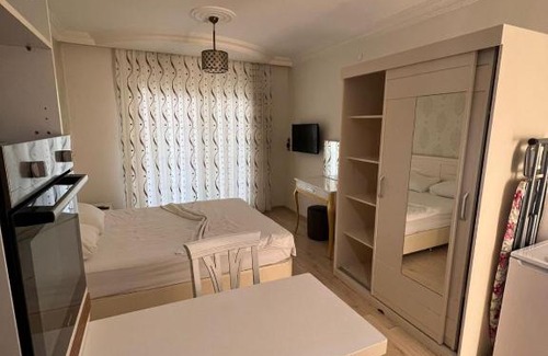 Akbuk Apartment | Modern Studio Flat in Didim with Shared Pool