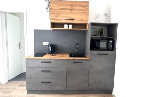 Bielefeld Apartment | Modern studio for 2 - Central I Parking I WiFi