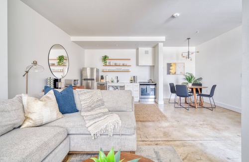 Humboldt Apartment | Modern Studio Sleeps 4 Perfect NE Location