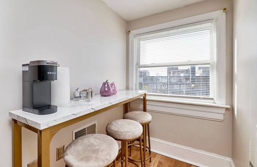 Grand Center Apartment | Modern Studio SLU, Fox Thtr, CWE-Apt J