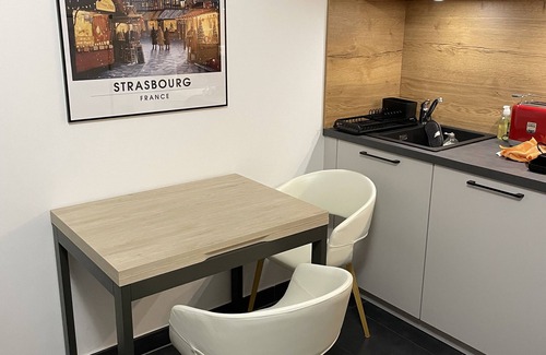 Esplanade Apartment | MODERN STUDIO WITH VIEW