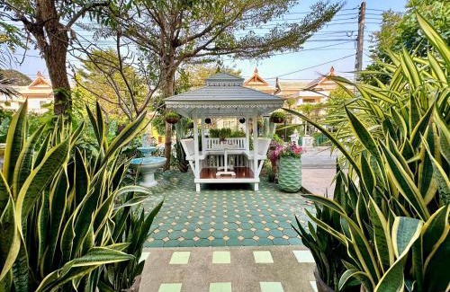 Nong Chom Villa | Modern Thai Style Garden Home
