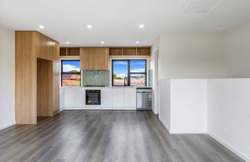 Reservoir House | Modern Townhouse, Perfect for couples