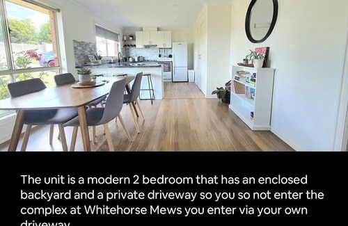 Mount Clear House | Modern Unit 4 kms To Sovereign Hill | 1-6 Guests w/Garage and Backyard