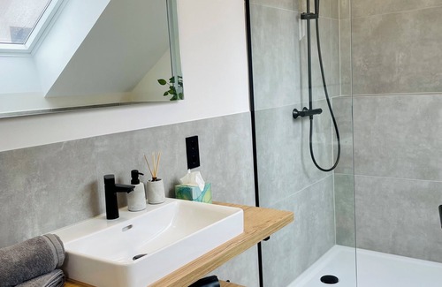 Edesheim Apartment | Modern vacation apartment I on the estate, in the middle of the vineyards