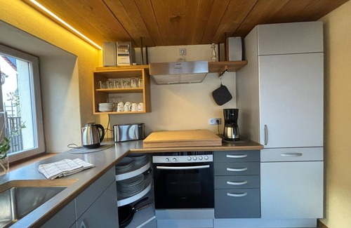 Oberstreu Apartment | Modern vacation home with garden