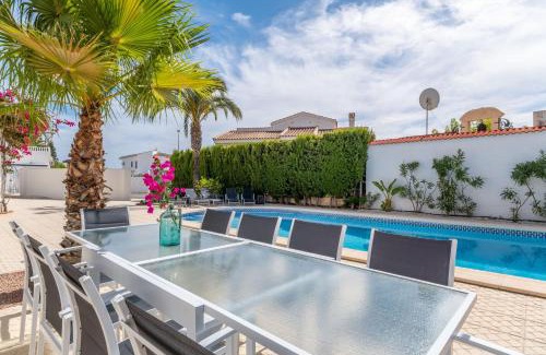 Quesada Villa | Modern villa with great location