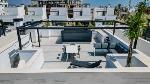 Torre-Pacheco Villa | Modern Villa with jacuzzi in Santa Rosalia Lake Resort