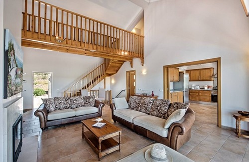 Tavira House | Modern villa with swimming pool located in a beautiful valley in Tavira.