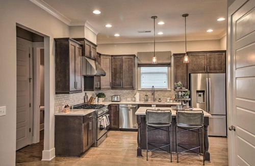 Westside House | Modern West Town Home - Mins to Downtown Atlanta!