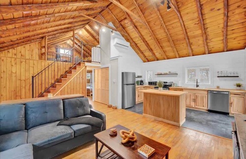 Pocohanna Cabin Colony House | Modern Wilderness Cabin | BBQ - Firepit - Hot Tub