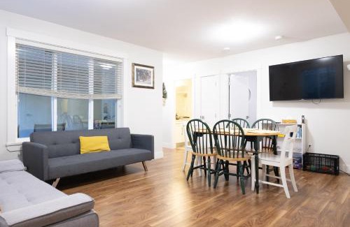 Cloverdale House | Modern yet comfy 3 bed suite in Surrey