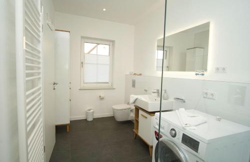 Gross Zicker Apartment | moderne Ferienwohnung mit eigener Terrasse - Haus Inselwind FeWo MEERstille