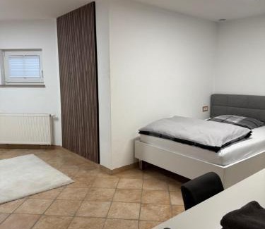 Wolfhagen House | Moderne Monteurwohnung mit Terrasse "Am Teichberg"