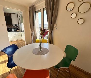 Gries Apartment | Moderne Wohnung mit 2 Balkonen, Self check-in, Parking