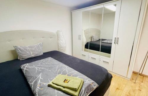 Stadtilm House | Moderne Wohnung mit großer Küche und Bad