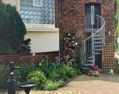 Wehrheim Apartment | Modernisiertes Gästezimmer im Ortskern