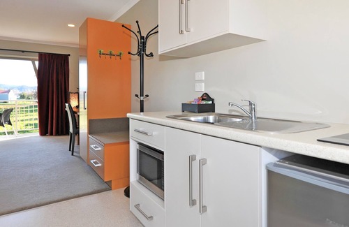 Takaka Hotel | Mohua Motels