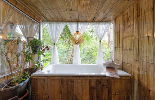 Mae On Hotel | Monruamsuk Homestay Cafe And Bistro