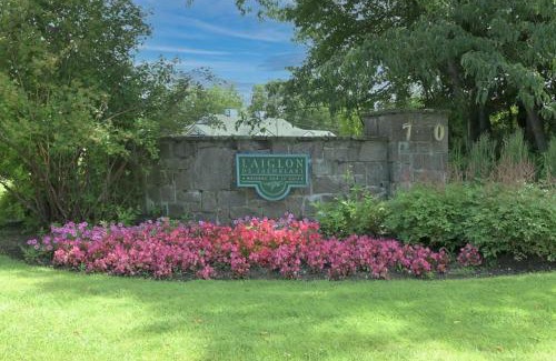 Mont-Tremblant Ski Chalet | Mont Tremblant Bliss - Luxury Ski-Golf Retreat by Instant Suites