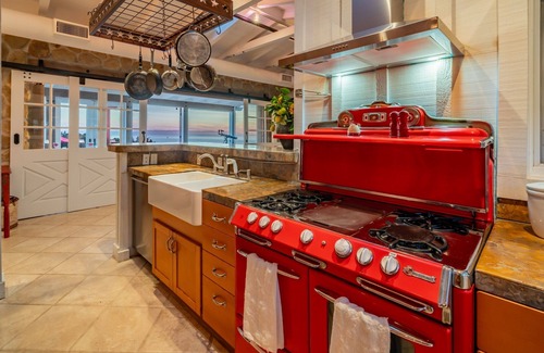 Toro Canyon House | Montecito Hidden Valley Gem