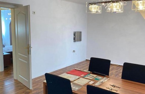 Linz Apartment | Montel PARK - Linz Danube River