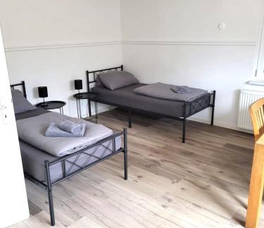 Marzahn-Hellersdorf House | Monteur-Haus Heinrich Berlin Marzahn, Hellersdorf, Lichtenberg