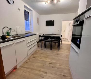 Fuldatal Apartment | Monteurunterkunft Simmershausen - Parken, Waschen und Wifi inklusive