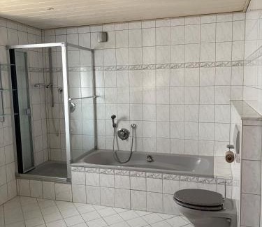 Neureut Sudlicher Teil House | Monteurunterkunft XXL mit 2 Küchen