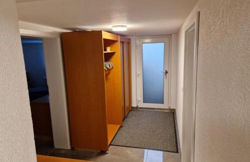 Muggensturm House | Monteurzimmer- Kellerwohnung mit GemeinschaftsBad und Küche BEI RASTATT