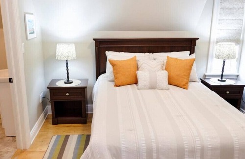 Burlington Bed & Breakfast | Montgomery Inn Ingleside