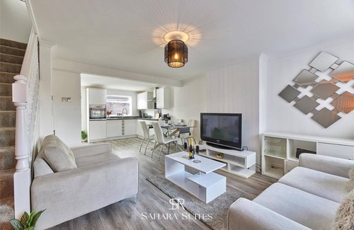 Newcastle-upon-Tyne House | Monthly Stay | Stylish 3BR | City Centre | Parking