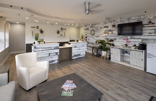 Cape May Hotel | Montreal Beach Resort