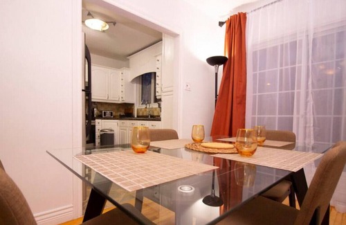 Pierrefonds-Roxboro House | Montreal Life Cute & Cozy Family Friendly 3BR Home