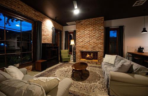 Mount Barker House | Monument House