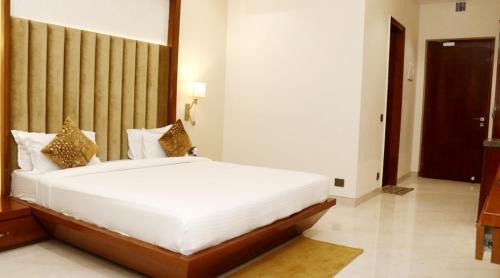 Kanpur Resort | Moon and Mars Resort