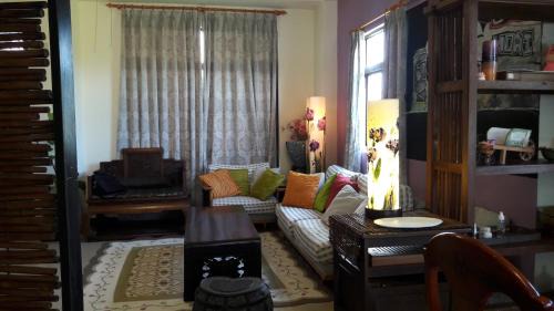 Jiaoxi House | Moon Child Field