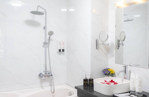 Dich Vong Hotel | Moon Hotel