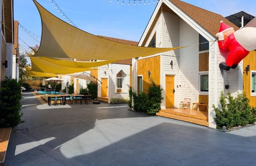 Noen Phra House | Moon in 9 haus Cafe & Villas