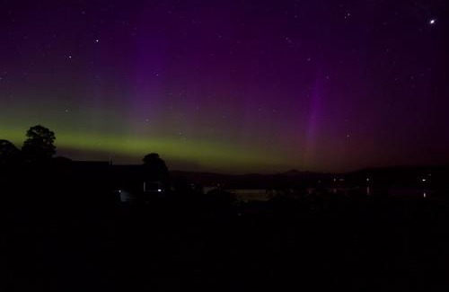 Gardners Bay Apartment | Moon River