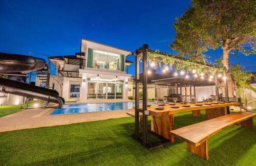 Bang Lamung Villa | Moon Shade Pool Villa Pattaya