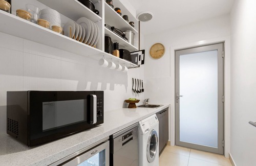 Fingal Apartment | Moonah Link Views, Spa, Sunset, Linen, Wi-Fi, private and serene