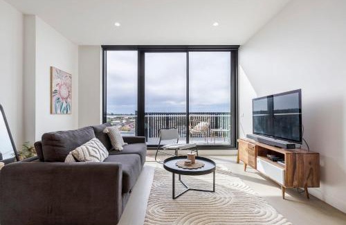 Moonee Ponds Apartment | Moonee Valley Park with parking