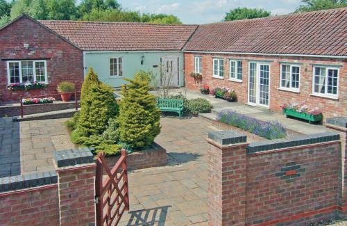 Boston House | Moorhen Cottage - E3750