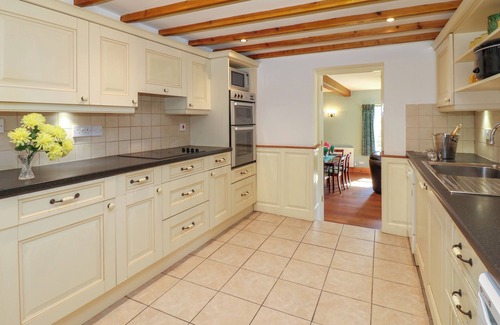 Patrick Brompton Cottage | MOORHEN HOUSE, family friendly, with pool in Patrick Brompton