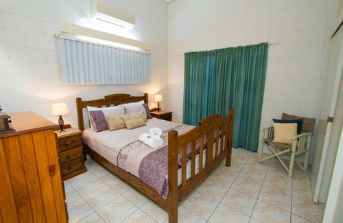 Seventeen Seventy House | Moorings - Beach house with pool in beautiful 1770